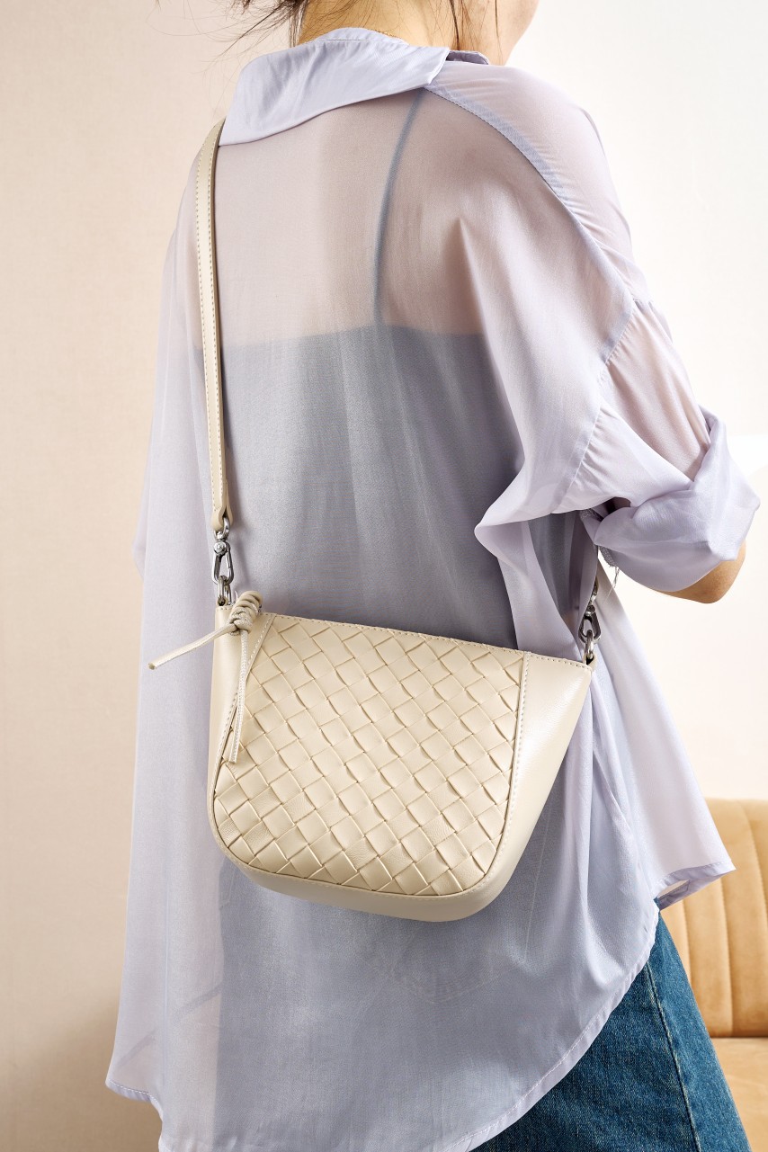 Women's Cream Woven Half-Moon Crossbody Bag