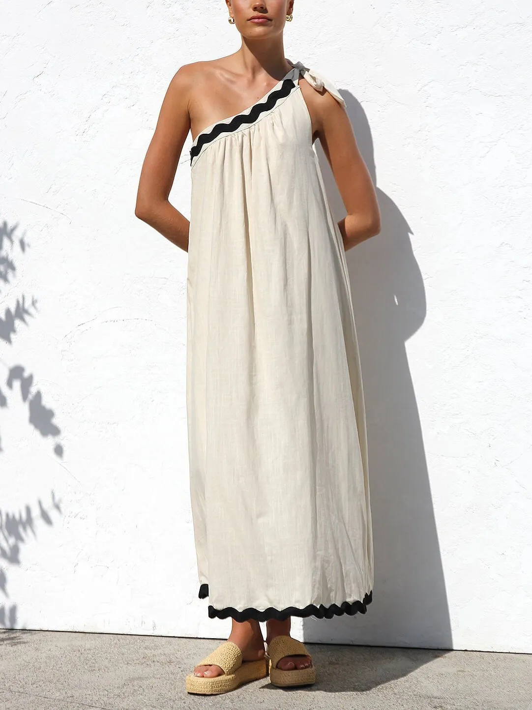 Classic Contrast Lace One-shoulder Spaghetti Strap Midi Dress