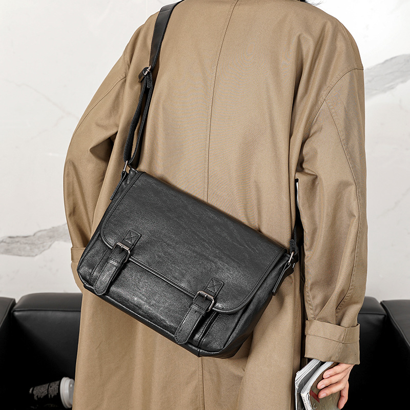 Fashion Casual Light Business Men's Shoulder File Messenger Bag