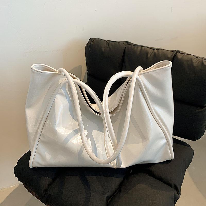 Retro Minimalist Large-Capacity Tote Bag