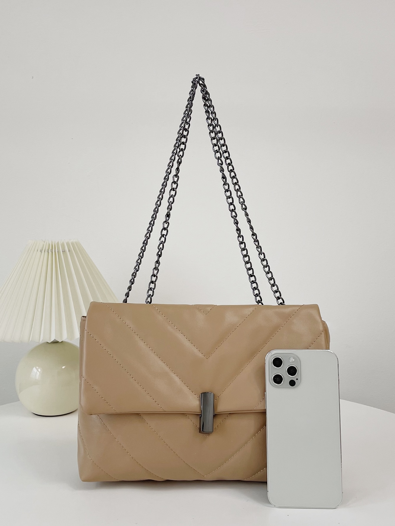 Zigzag Chain Tote