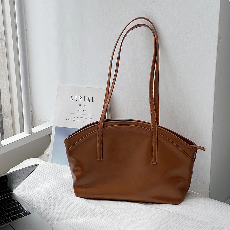 Large Capacity Paraffin Leather Commuter Tote