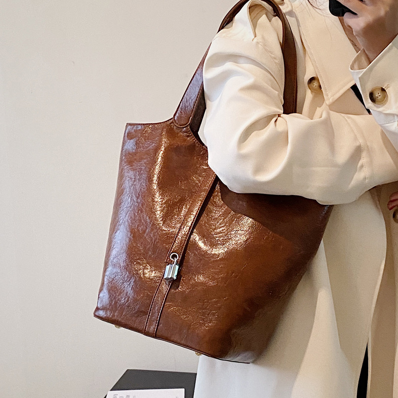 Retro Large Shoulder Bag