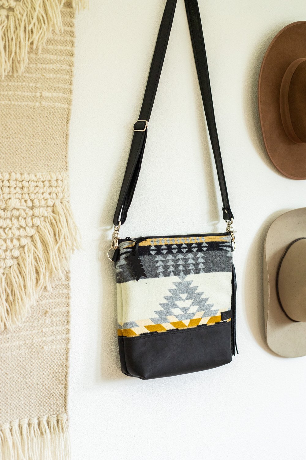 SILVER RANCHO ARROYO LEATHER BOTTOM PURSE