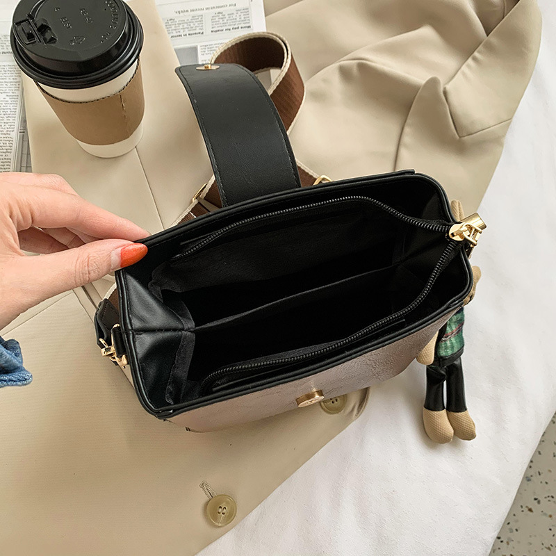 New Style Contrast Wide Shoulder Strap Shoulder Bag