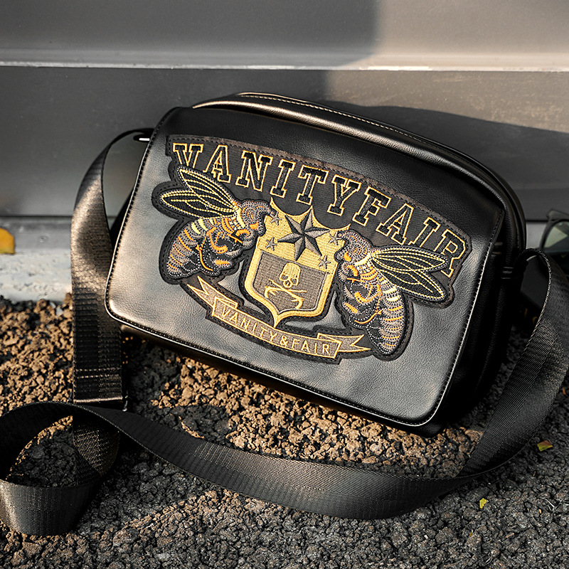 Original Design Embroidery Pattern Tide Brand Street Leisure Men Slung Small Square Bag