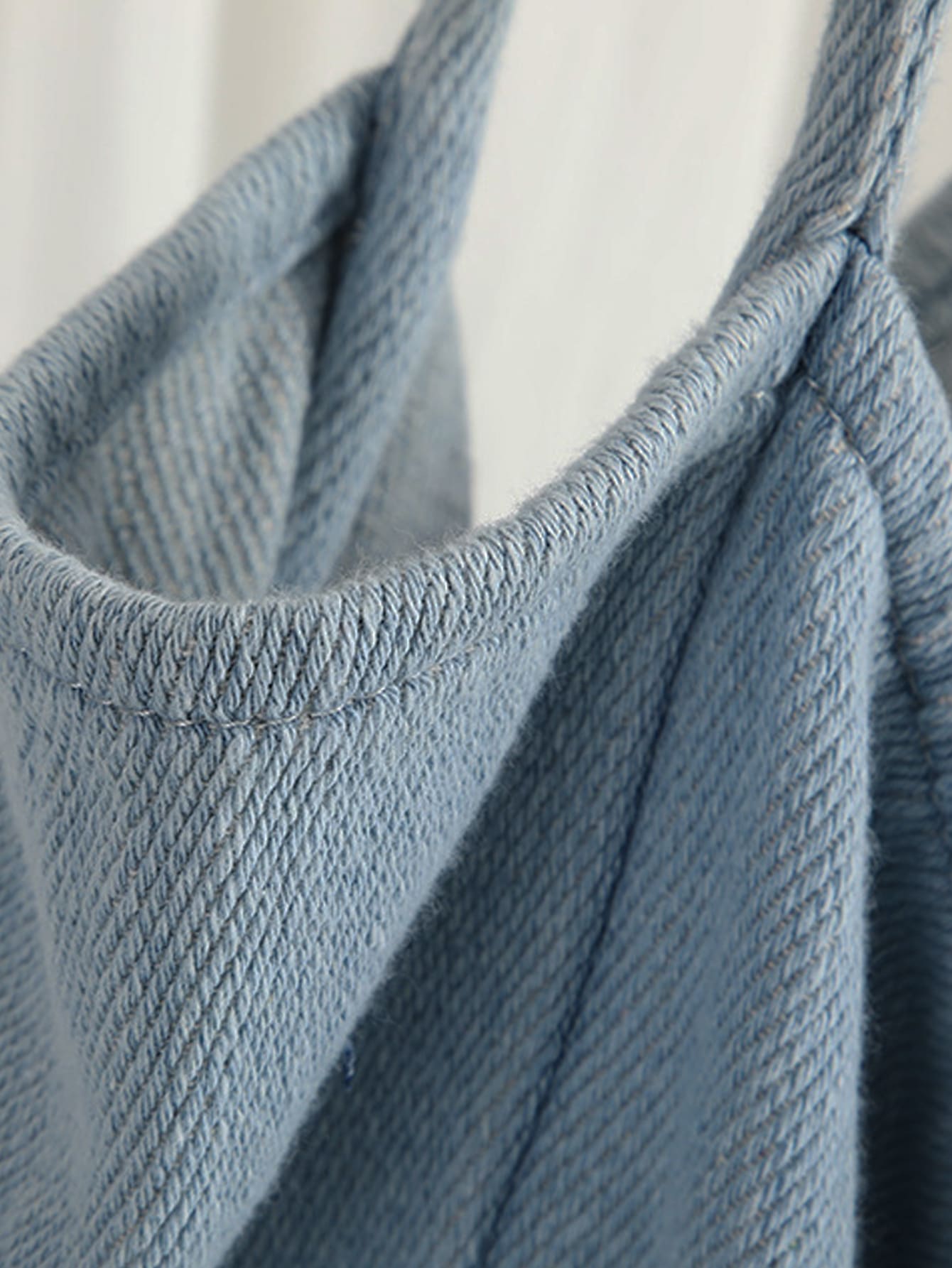 Large capacity leisure bag