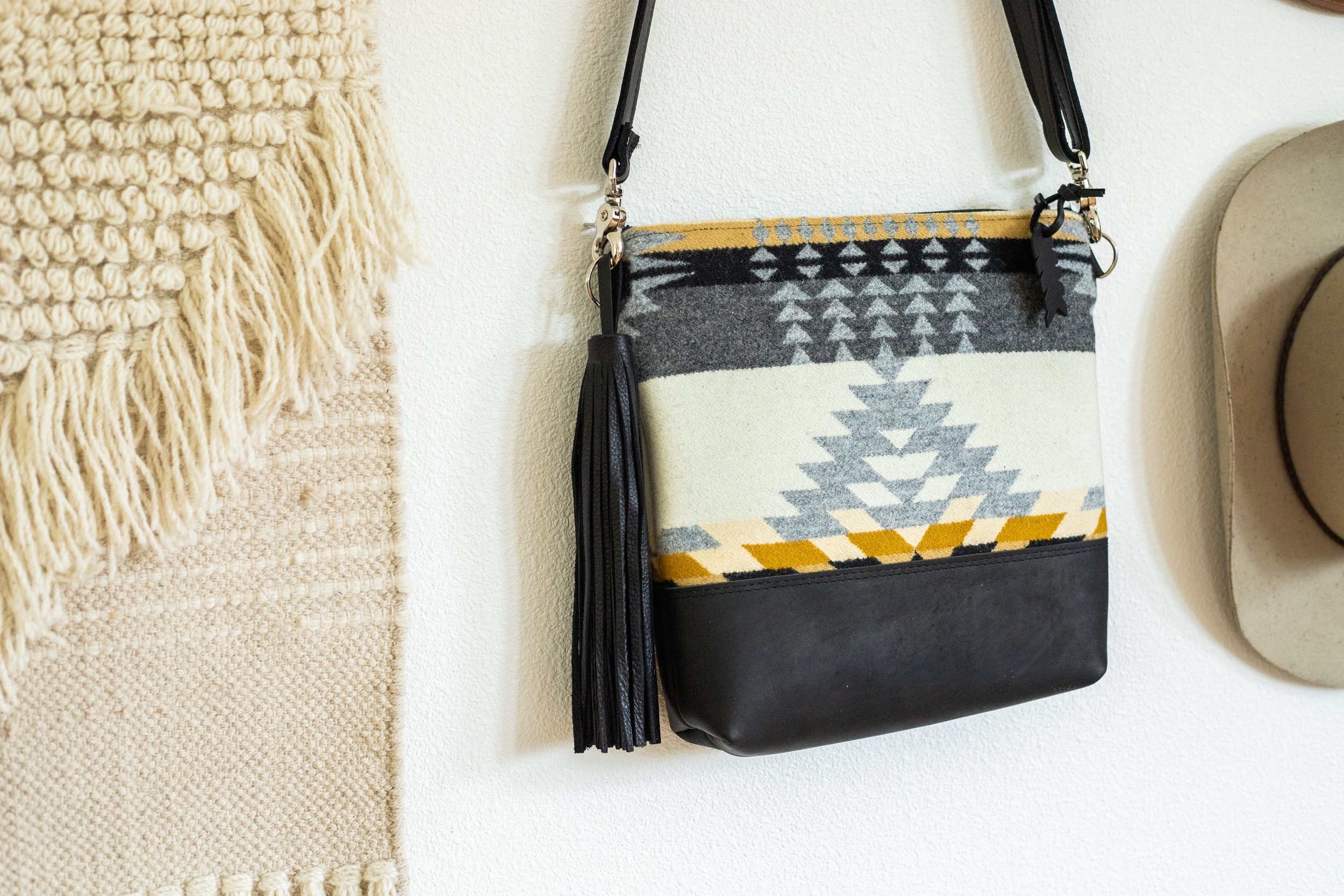 SILVER RANCHO ARROYO LEATHER BOTTOM PURSE