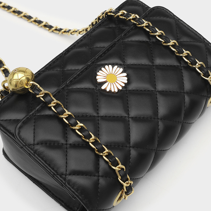 Little Chrysanthemum Diamond Chain Bag