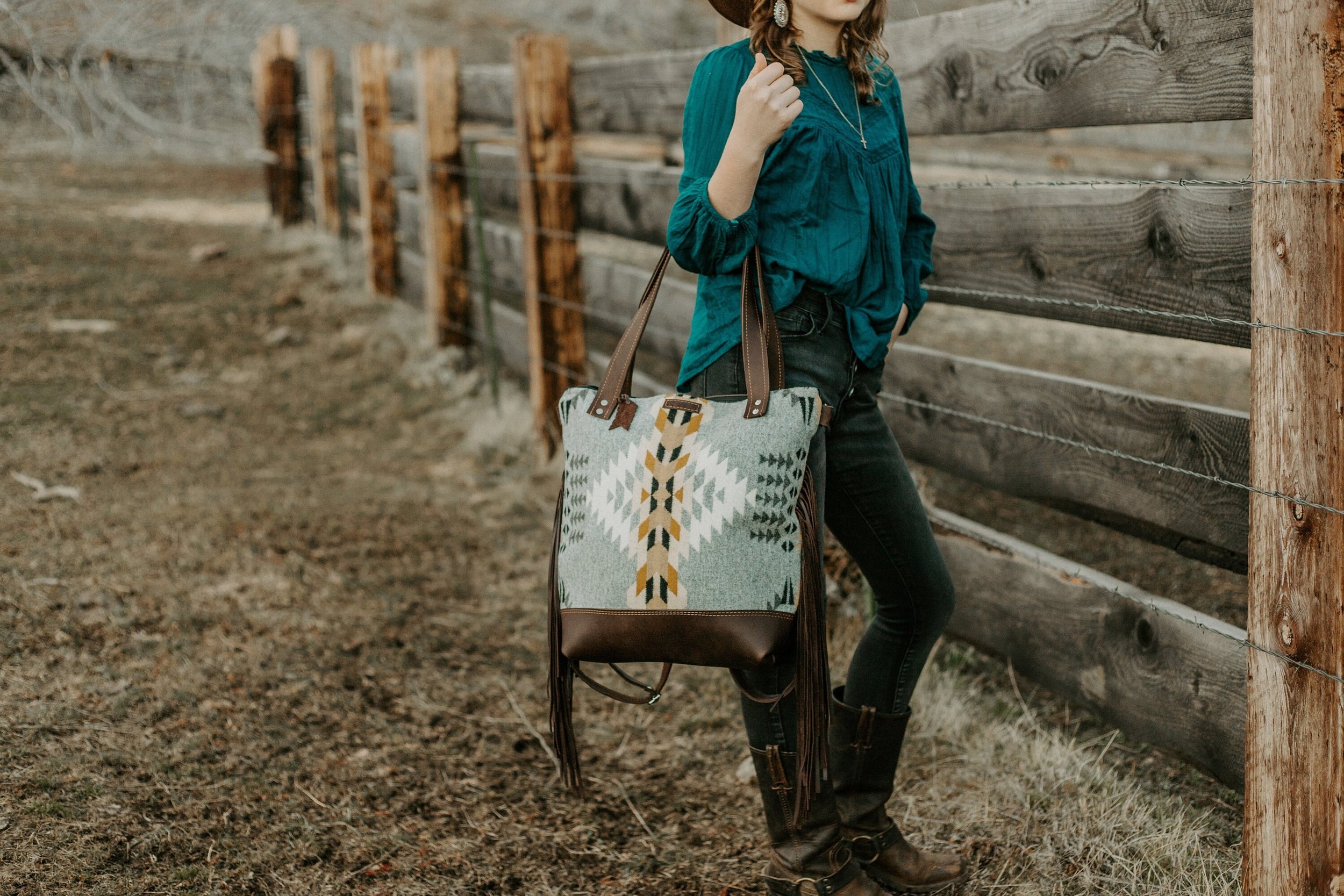 EVERYDAY FRINGE TOTE MADE WITH GRAY RANCHO ARROYO WOOL AND BROWN WAXED LEATHER