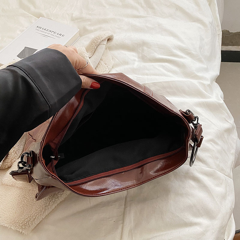 Small Retro Design Large Capacity Commuter Tote Bag