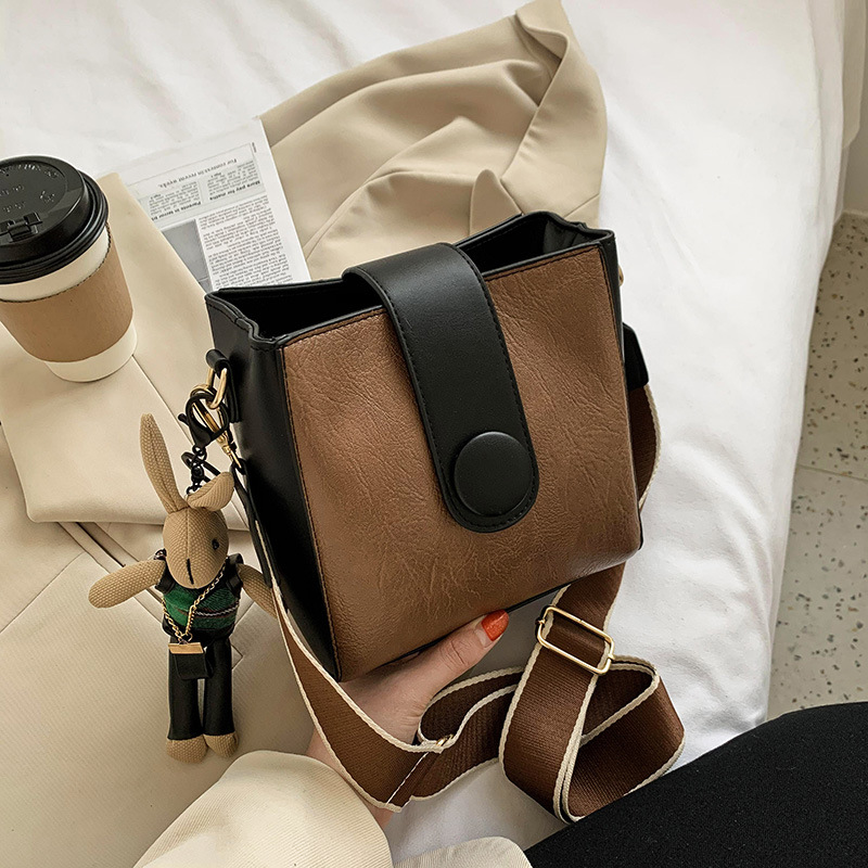 New Style Contrast Wide Shoulder Strap Shoulder Bag