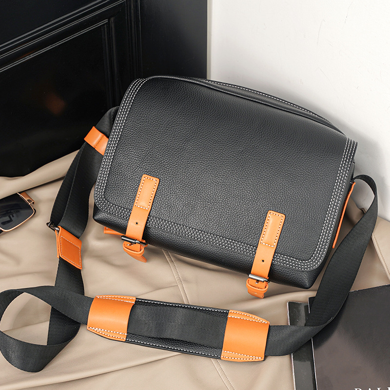 Men's Simple Fashion Postman Camera Bag
