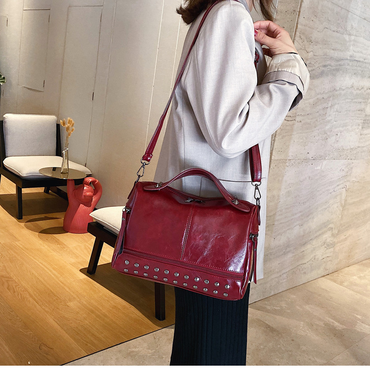 Single Shoulder Diagonal Bag Soft Leather