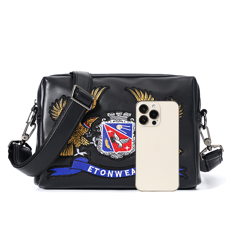 Original Design Street Couple Embroidery Pattern Single Shoulder Crossbody Small Square Bag