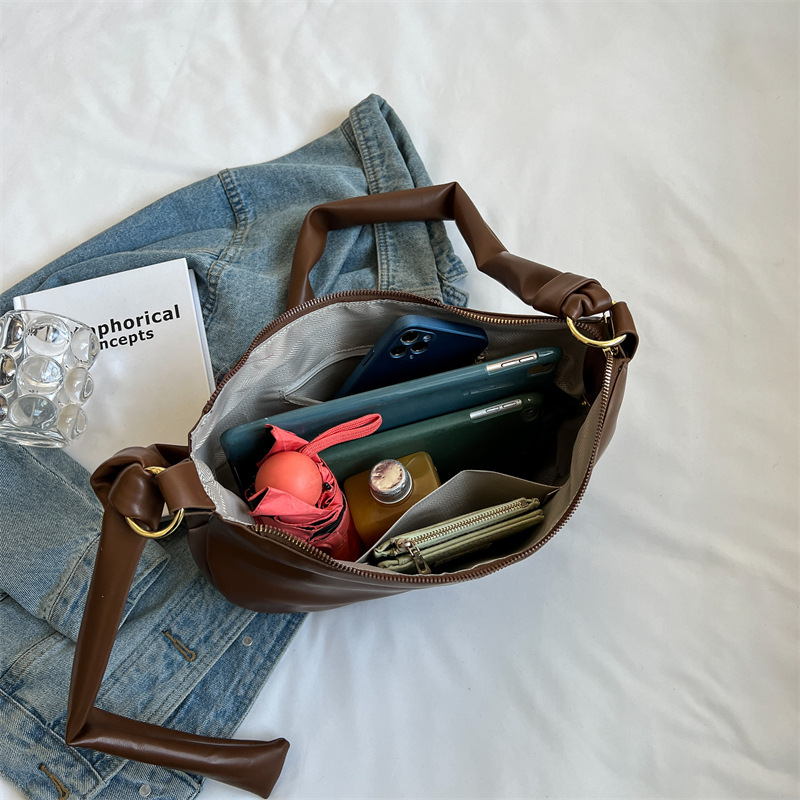 2023 New Popular Retro Shoulder Armpit Dumpling Bag