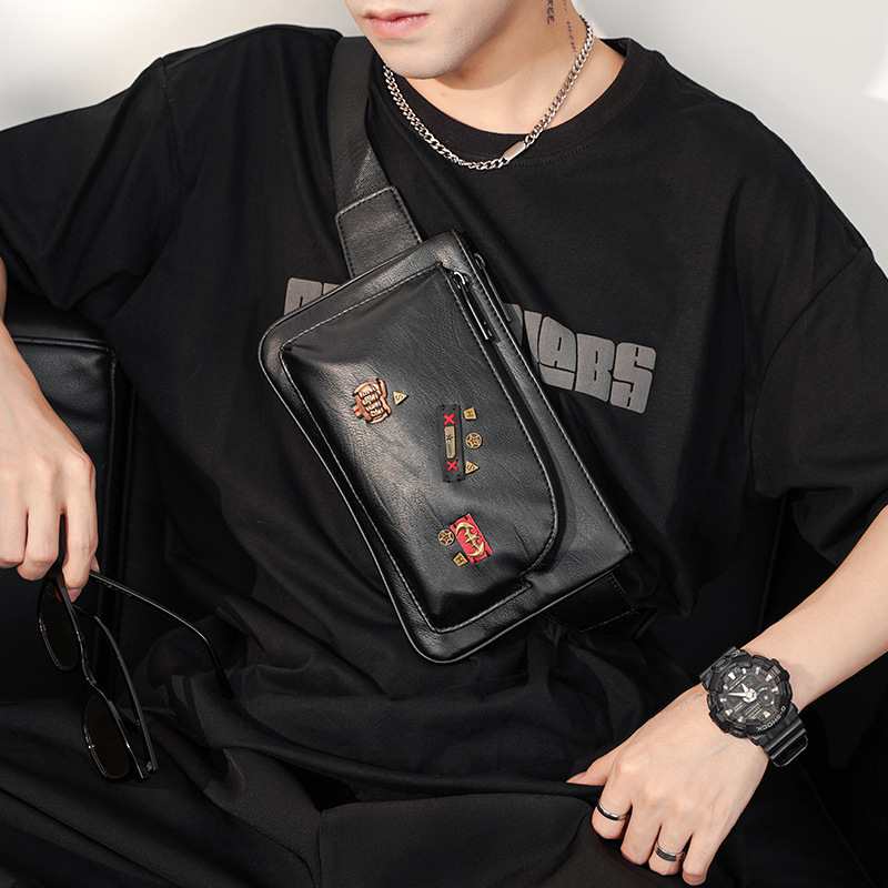 Fashion Joker Rivet Personality Badge Men's Crossbody Bag