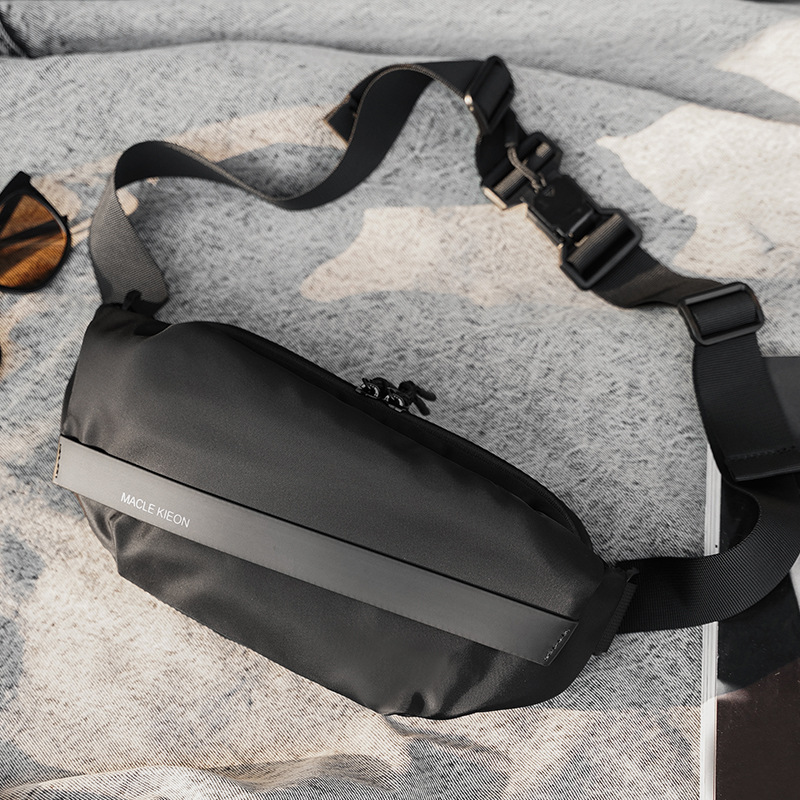 Magnetic Buckle Design Men's Joker Functional Style Leisure Sports Riding Bag