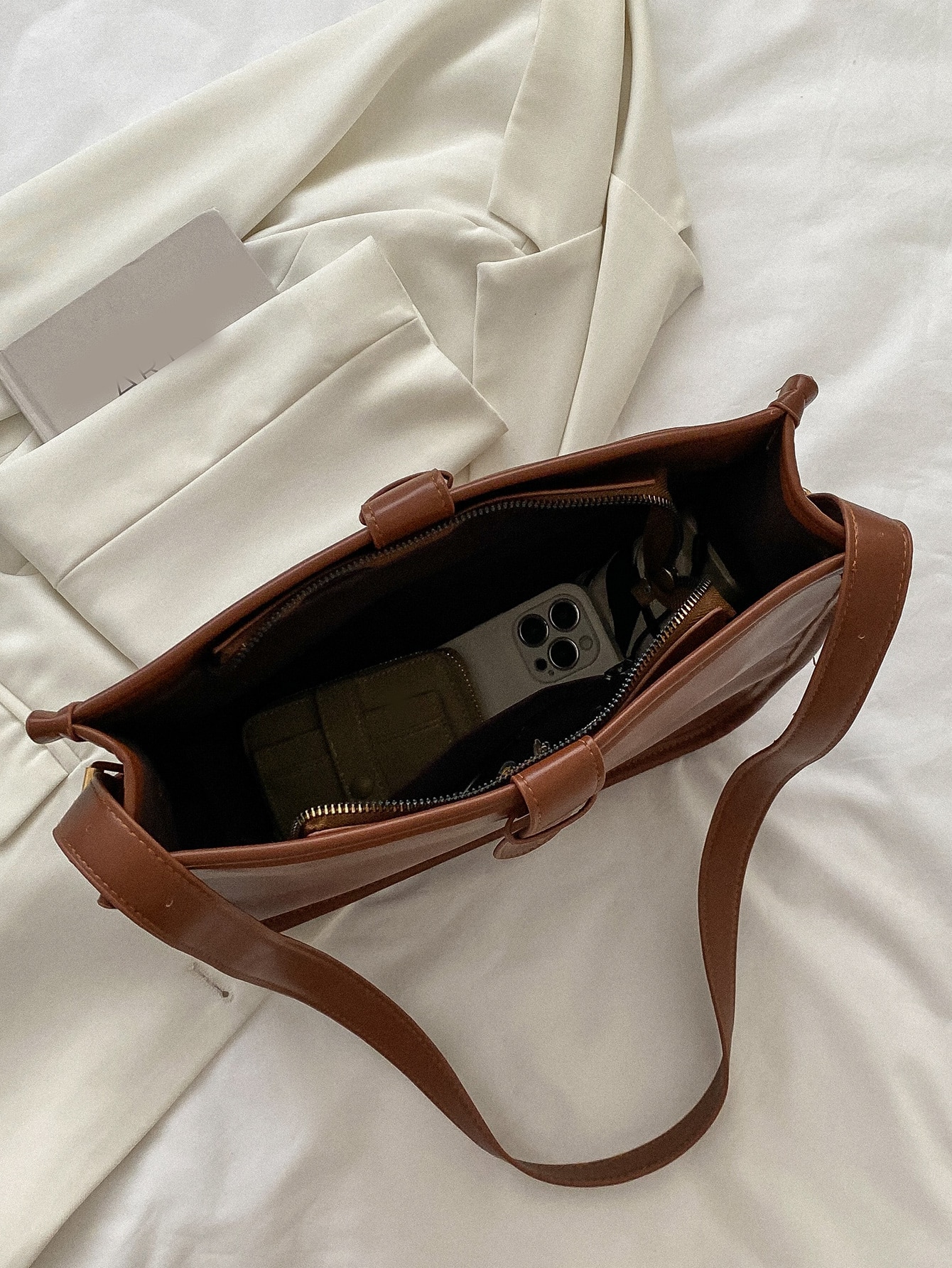 Stitch details square pack