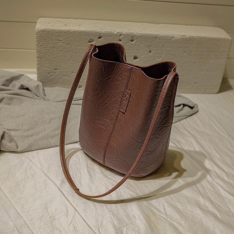 Women's Bag Pleated Leather Bucket Bag New Ladies Slung Shoulder Shopping Bag Fashion Women's Bag