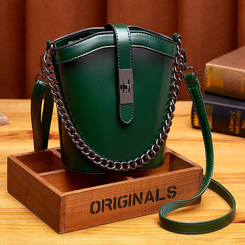 Retro Single Shoulder Chain Bucket Bag