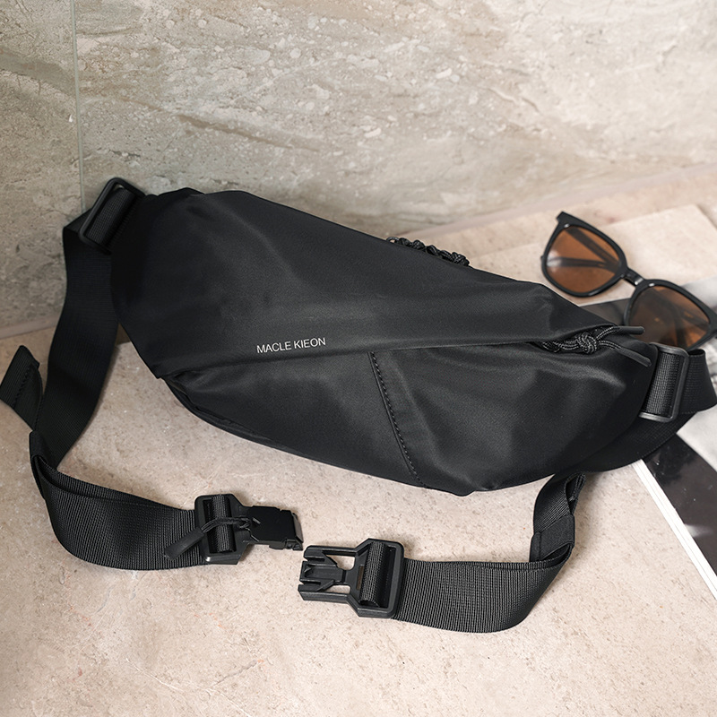 Fashion Magnetic Buckle Design Simple Oxford Cloth Outdoor Sports Riding Bag