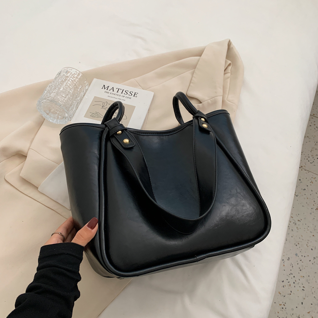 Large Shoulder Commuter Tote