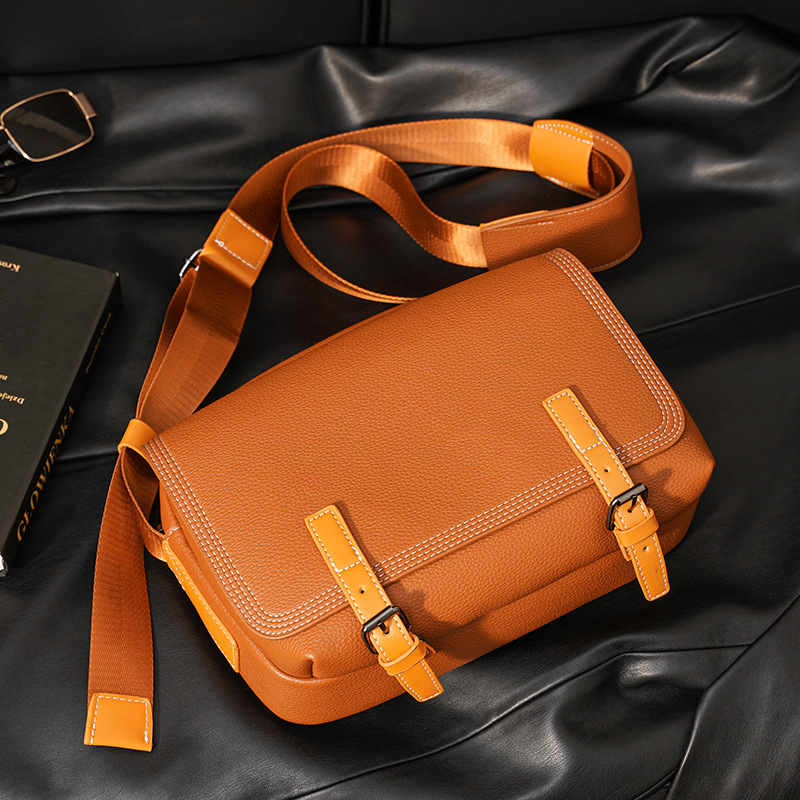 Men's Simple Fashion Postman Camera Bag