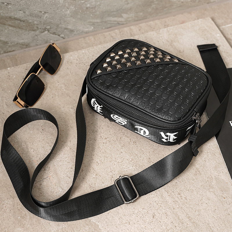 Fashion Personality Rivet Slung Ghost Head Small Square Bag