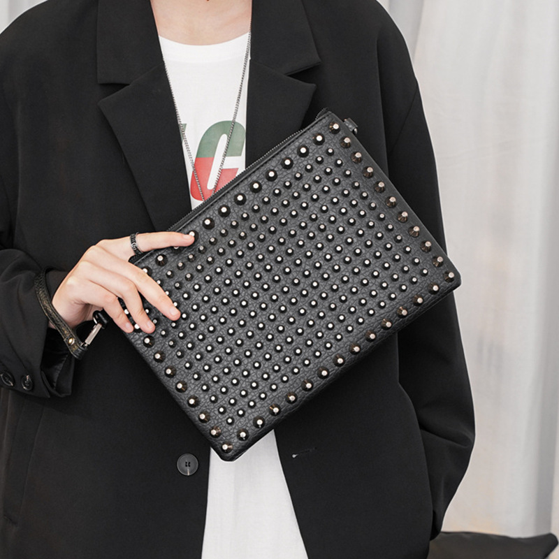 Large Capacity New Tide Summer Personality Rivet Clutch