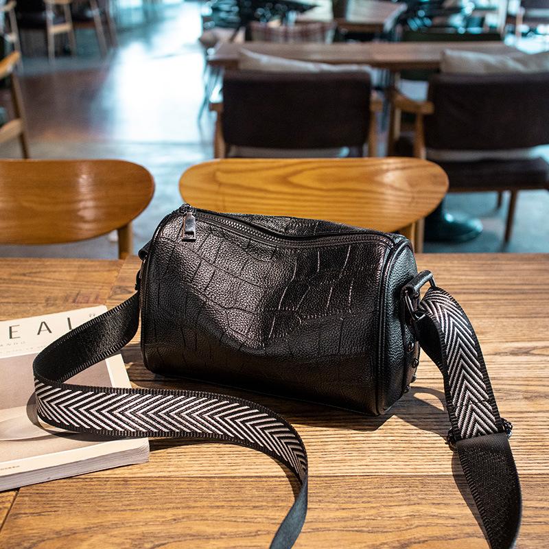 Crocodile Boston Pillow Bag Women's Fashion Joker Wide Shoulder Strap Messenger Bag Women's Shoulder Bag