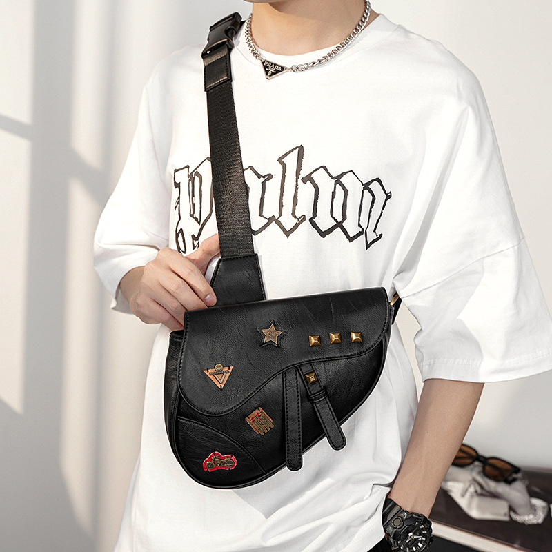 Men's Fashion Personality Rivet Saddle Bag