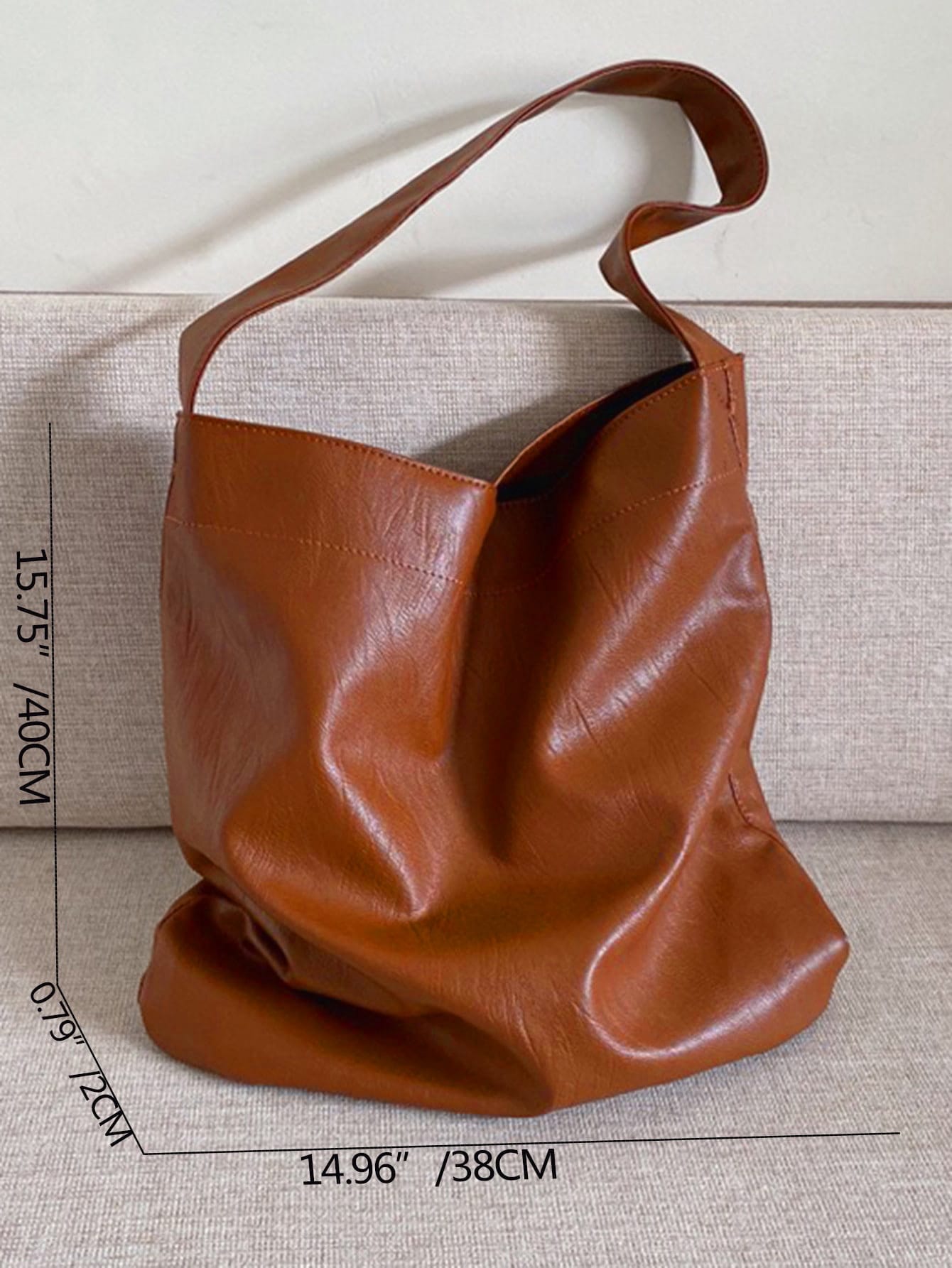 Large capacity single shoulder bag