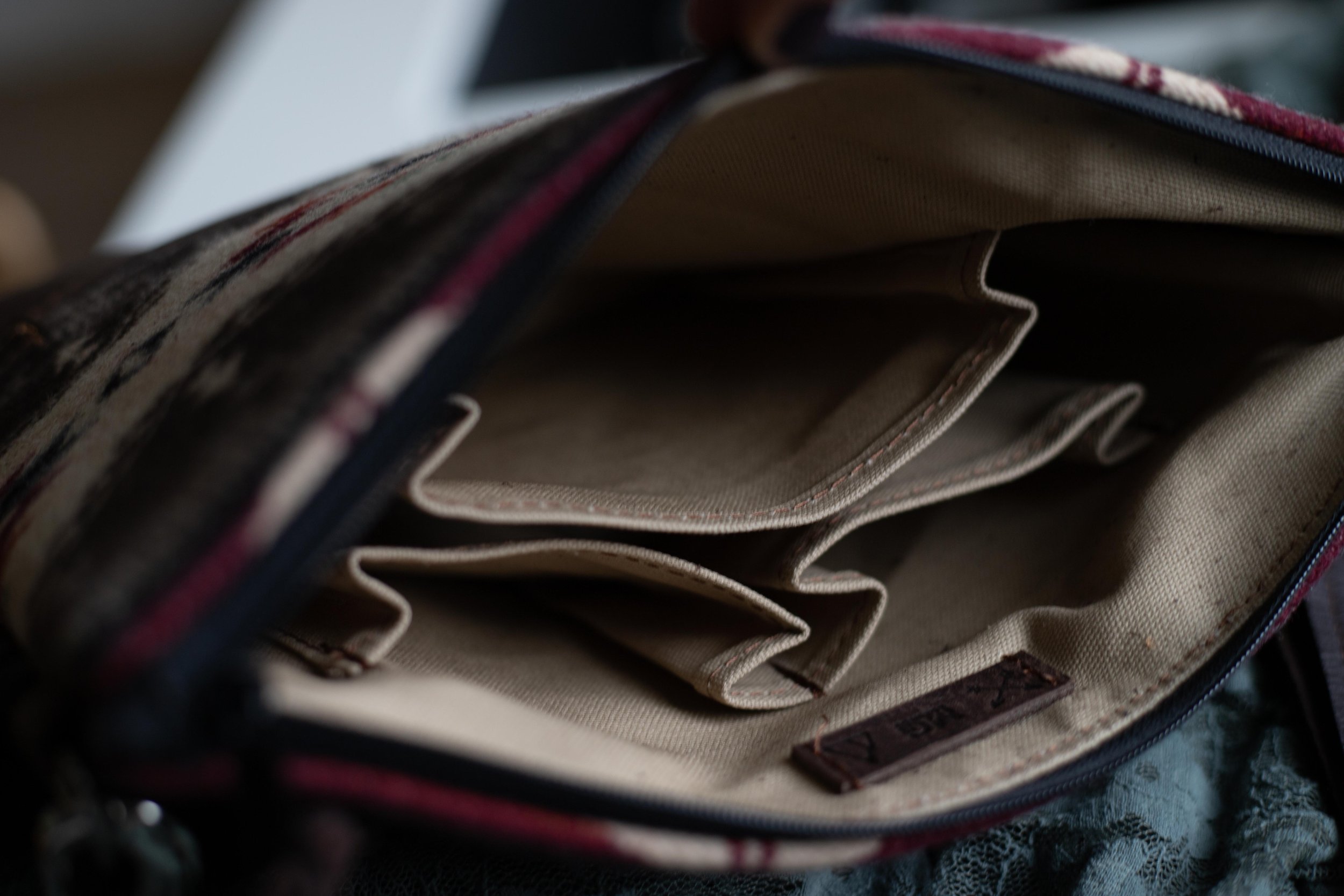 SILVER RANCHO ARROYO LEATHER BOTTOM PURSE