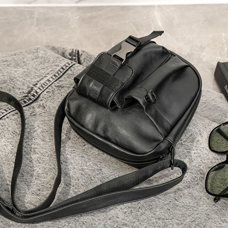 2023 Fashion Men's Simple Casual Slung Small Square Bag