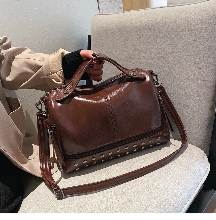 Single Shoulder Diagonal Bag Soft Leather