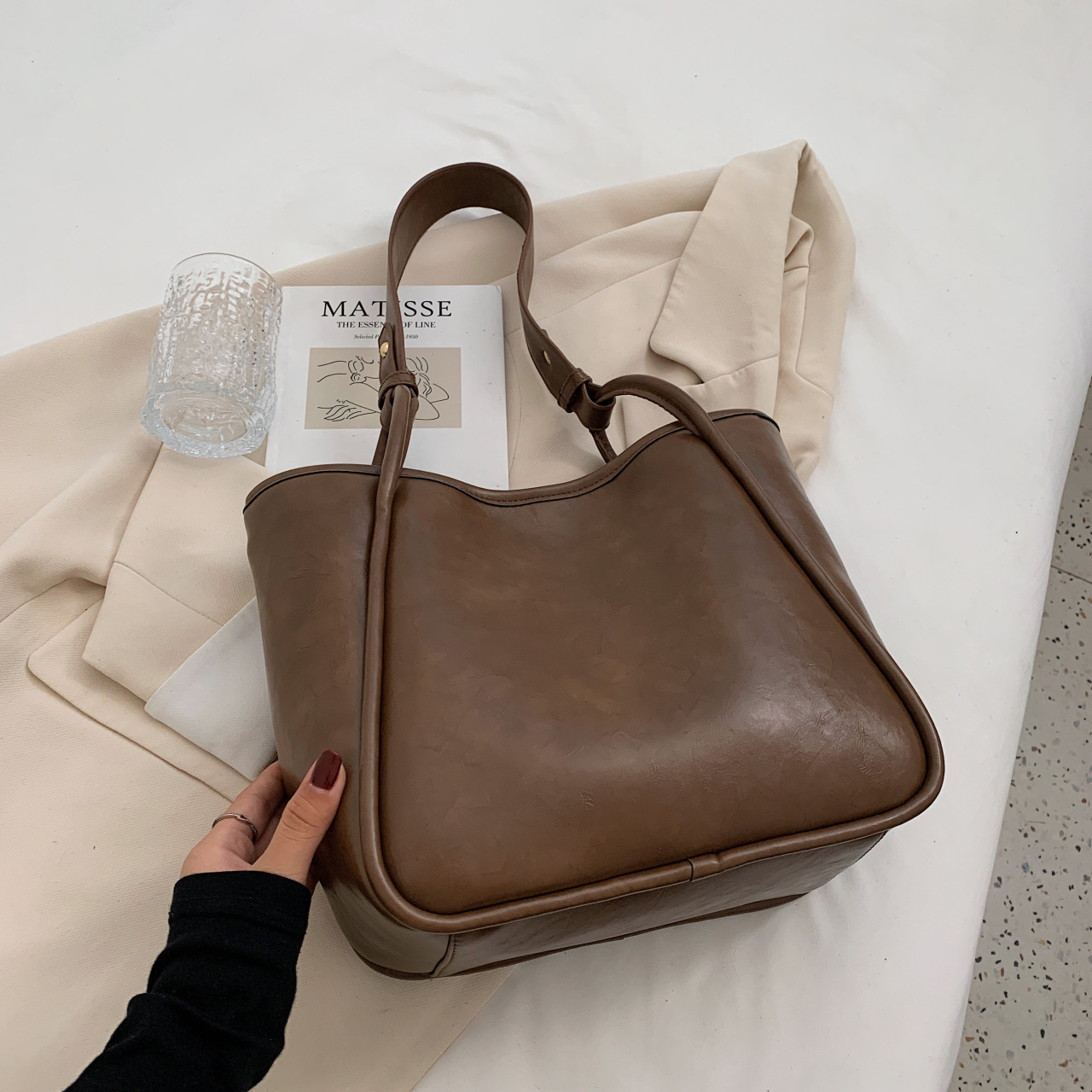 Large Shoulder Commuter Tote