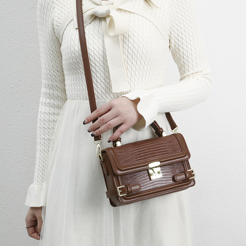 Lizard-Print Single-Shoulder Crossbody Bag