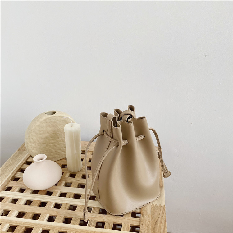 Simple Drawstring Pleated Bucket Bag