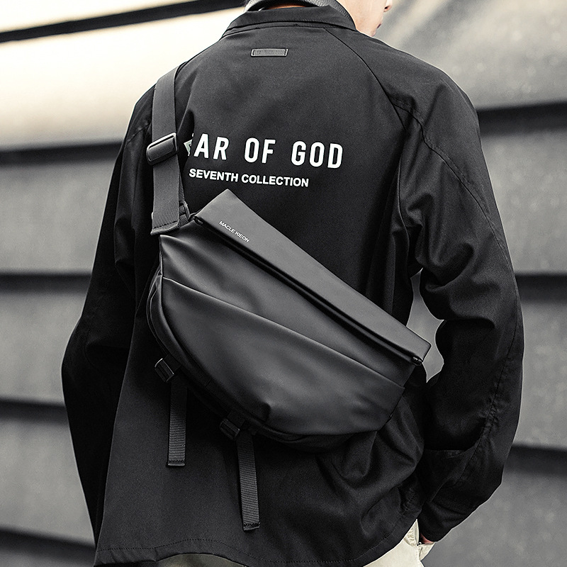 Upgraded Magnetic Buckle Fashion Men's Functional Style Riding Bag